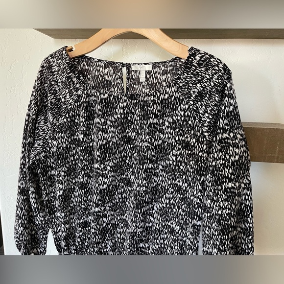 Joie| Black & White Geometric Pattern Dress, Slight Ruffle—Size Small•••Cute! - Picture 6 of 11